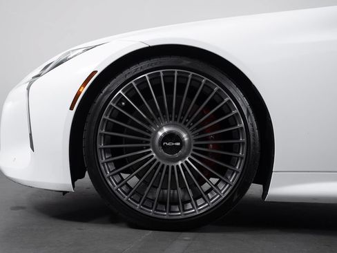 Used 2018 Lexus LC 500 Coupe w/ Touring Package RWD image 13