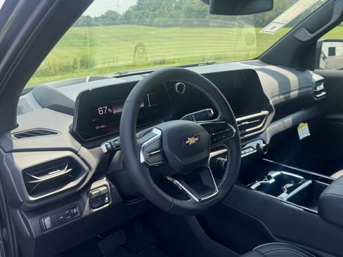 New 2025 Chevrolet Silverado EV LT image 13