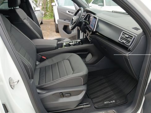 New 2026 Volkswagen Atlas Cross Sport SEL R-Line AWD/4WD image 23