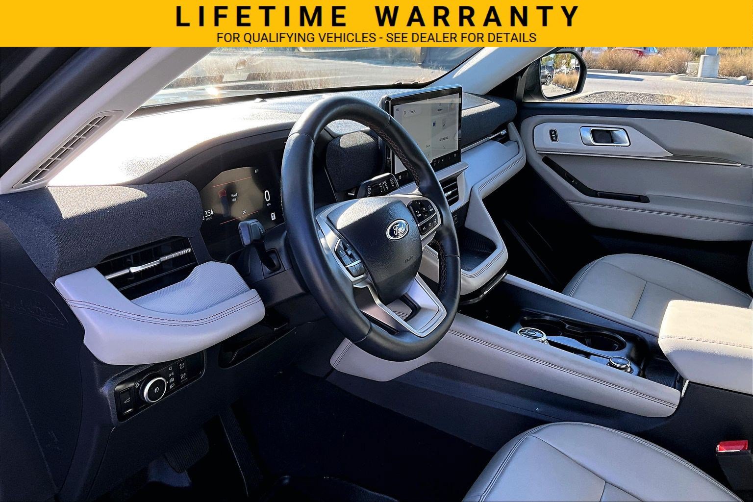 Used 2025 Ford Explorer Active w/ Active Comfort Package AWD/4WD image 14