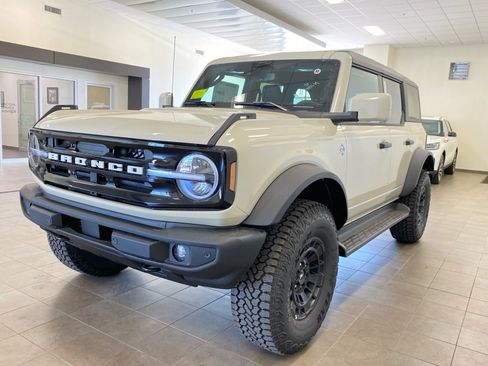 New 2026 Ford Bronco Outer Banks w/ Sasquatch Package AWD/4WD image 11