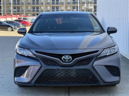 Used 2020 Toyota Camry SE image 7