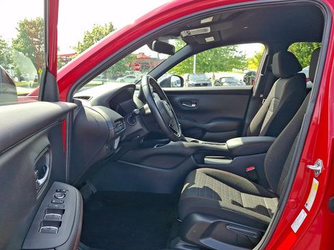Certified 2025 Honda HR-V Sport image 14