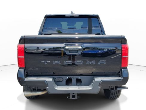 Used 2025 Toyota Tacoma TRD Sport AWD/4WD image 5