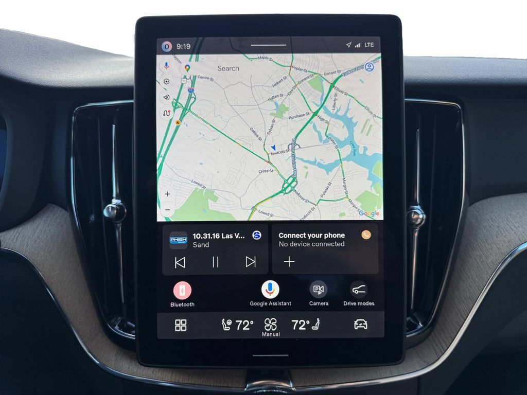 Certified 2026 Volvo XC60 B5 Plus AWD/4WD image 23