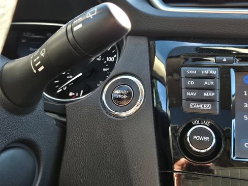 Used 2014 Nissan Rogue SV w/ SV Premium Package AWD/4WD image 32