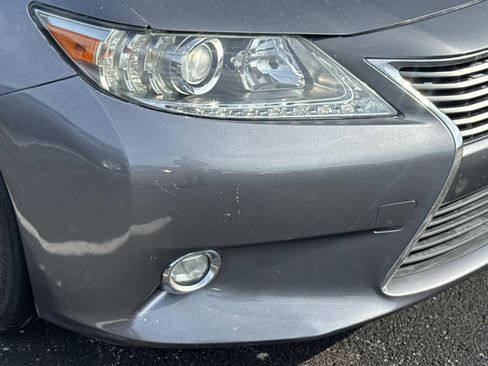 Used 2014 Lexus ES 300h w/ Luxury Package w/Bamboo Trim FWD image 4