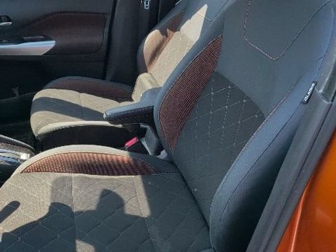 Used 2020 Nissan Kicks SR FWD image 11
