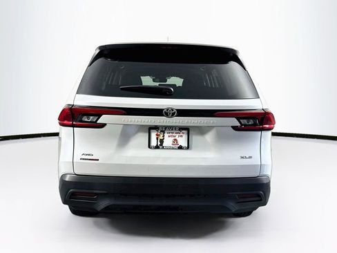 Used 2024 Toyota Grand Highlander AWD image 8