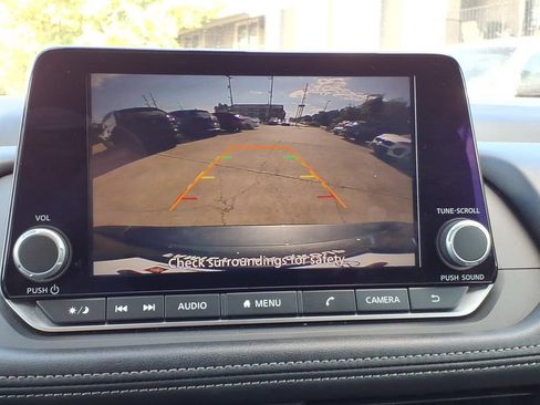 Used 2024 Nissan Rogue S FWD image 35