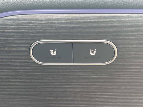 Certified 2022 Mercedes-Benz GLB 250 image 25
