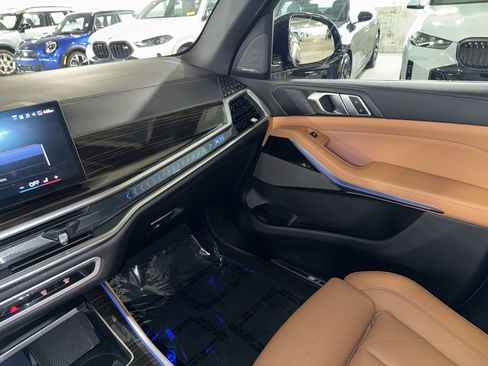 Used 2025 BMW X5 xDrive40i w/ M Sport Package AWD/4WD image 30