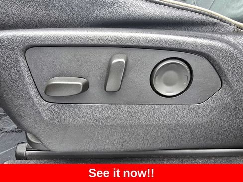 Used 2024 Chevrolet Tahoe Premier AWD/4WD image 25