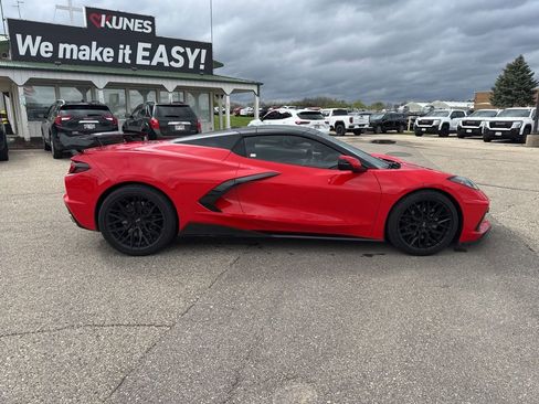 Used 2022 Chevrolet Corvette Stingray Preferred Conv w/ Z51 Performance Package RWD image 9