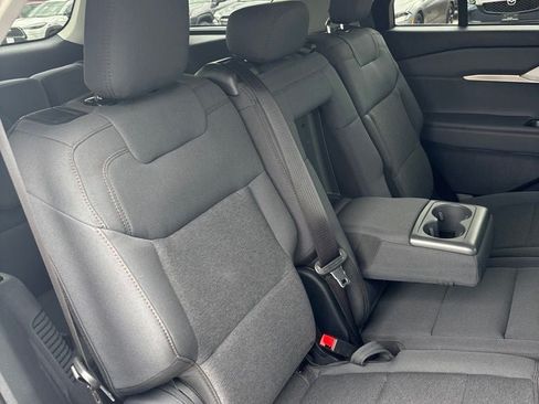 Used 2025 Ford Explorer Active AWD/4WD image 30