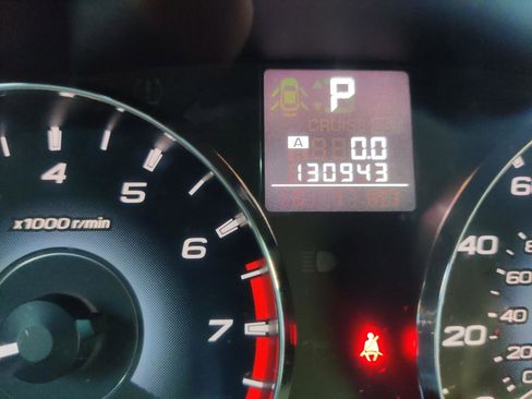 Used 2012 Subaru Outback 2.5i Limited image 9