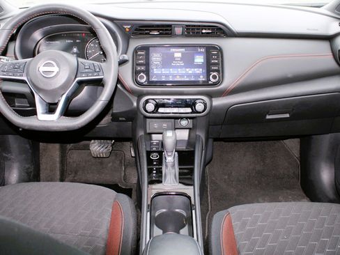 Used 2024 Nissan Kicks SR FWD image 10