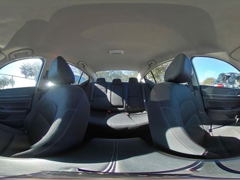 Used 2025 Nissan Altima 2.5 SV image 36