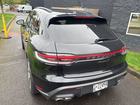 Used 2022 Porsche Macan S AWD/4WD image 9