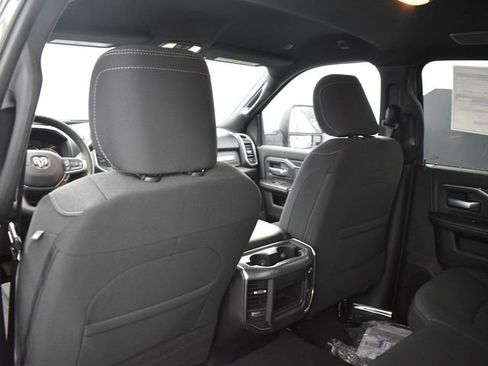 New 2025 RAM 2500 Big Horn AWD/4WD image 30