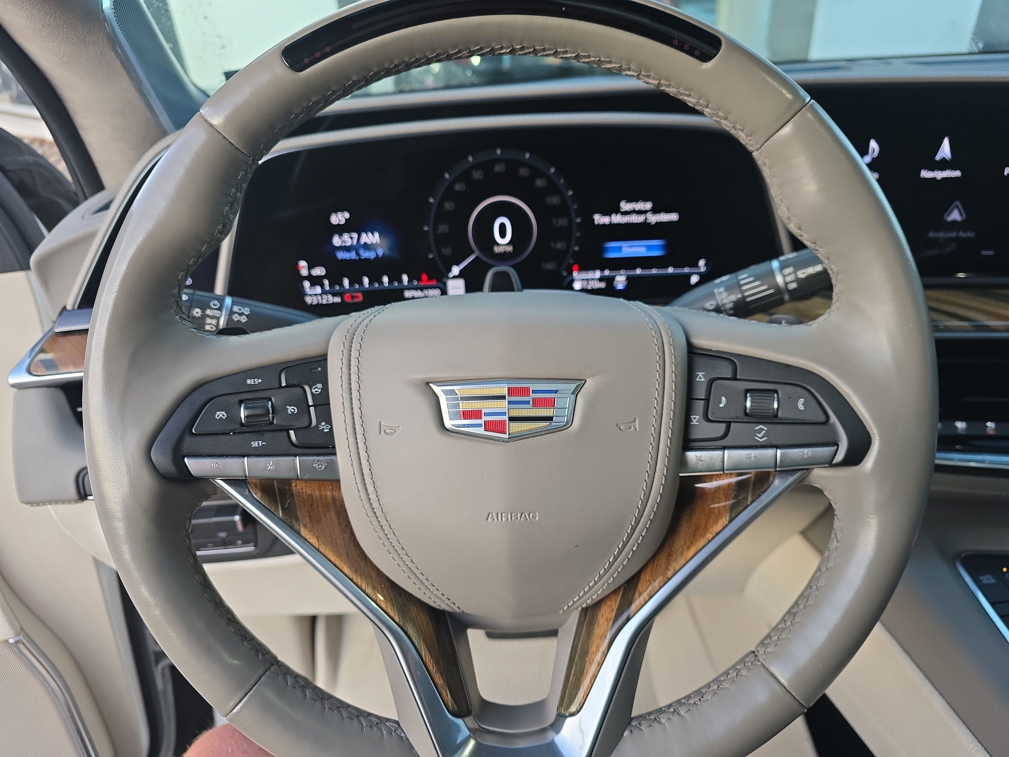 Used 2021 Cadillac Escalade ESV Premium Luxury Platinum AWD/4WD image 31