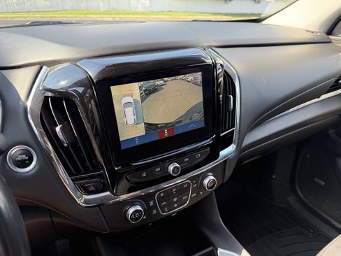 Used 2018 Chevrolet Traverse LT FWD image 22