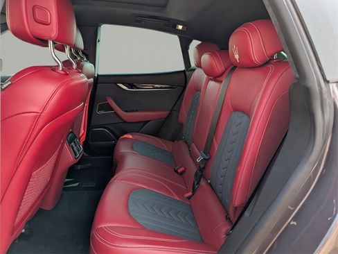 Used 2022 Maserati Levante GT image 16