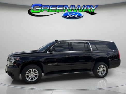 Used 2019 Chevrolet Suburban LS RWD image 1