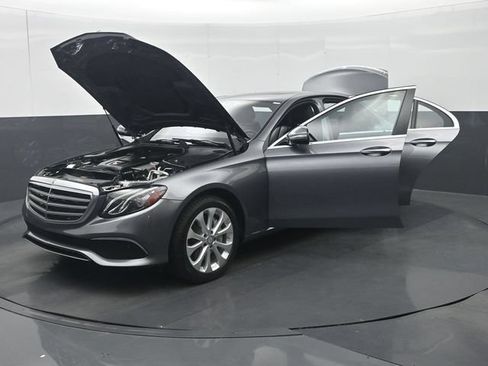 Used 2017 Mercedes-Benz E 300 4MATIC w/ Premium 1 Package image 37
