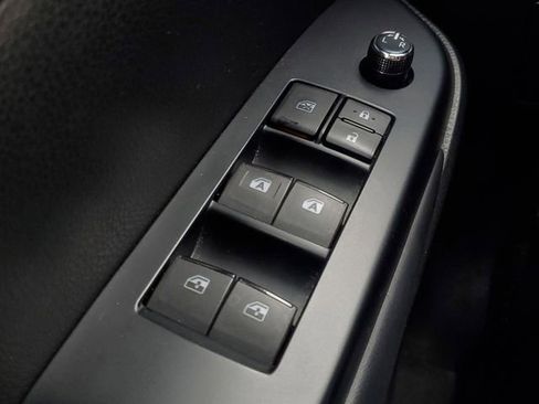 Used 2018 Toyota Highlander XLE image 18