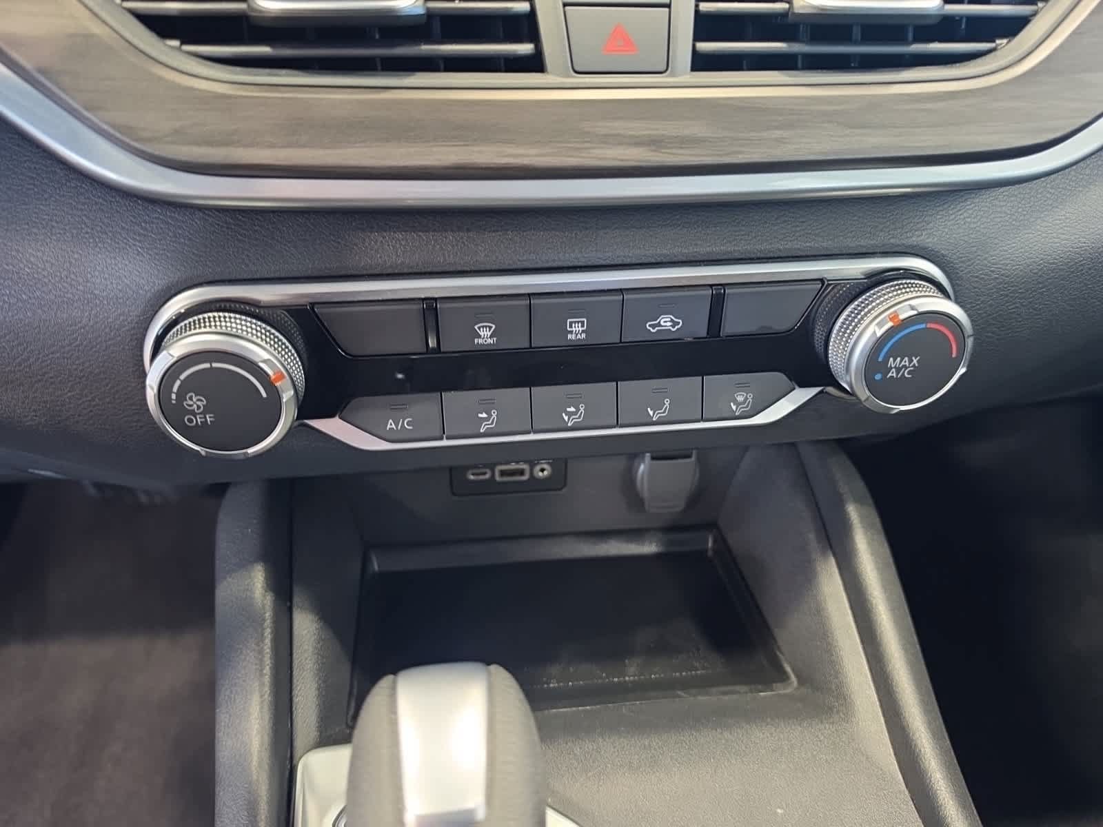 Used 2025 Nissan Altima 2.5 SV FWD image 22