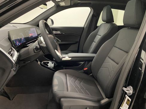 Used 2025 BMW X2 xDrive28i w/ Convenience Package image 4