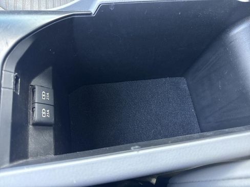 Used 2020 Toyota Camry SE image 20