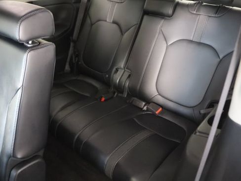 Used 2023 Honda Pilot Touring image 22