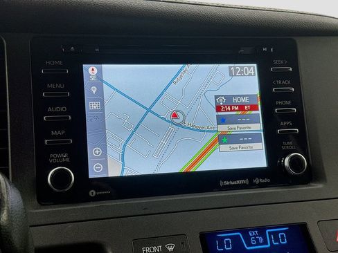 Used 2018 Toyota Sienna SE w/ SE Preferred Package FWD image 14