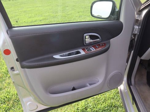 Used 2006 Chevrolet Uplander LS w/ Climate Package FWD image 24