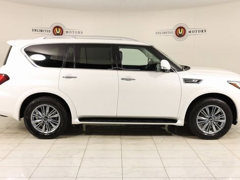 Used 2024 INFINITI QX80 Luxe image 2