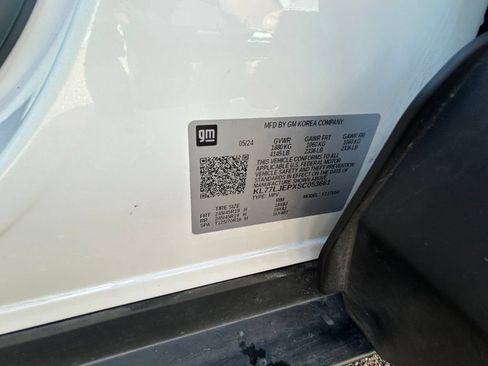 Used 2025 Chevrolet Trax RS w/ Driver Confidence Package FWD image 9