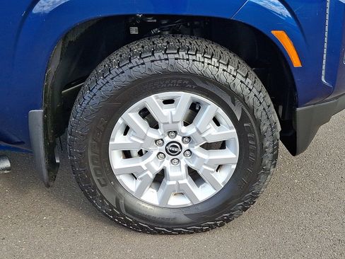 Used 2022 Nissan Frontier SV w/ Technology Package image 8