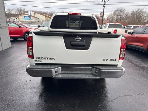 Used 2019 Nissan Frontier SV image 7