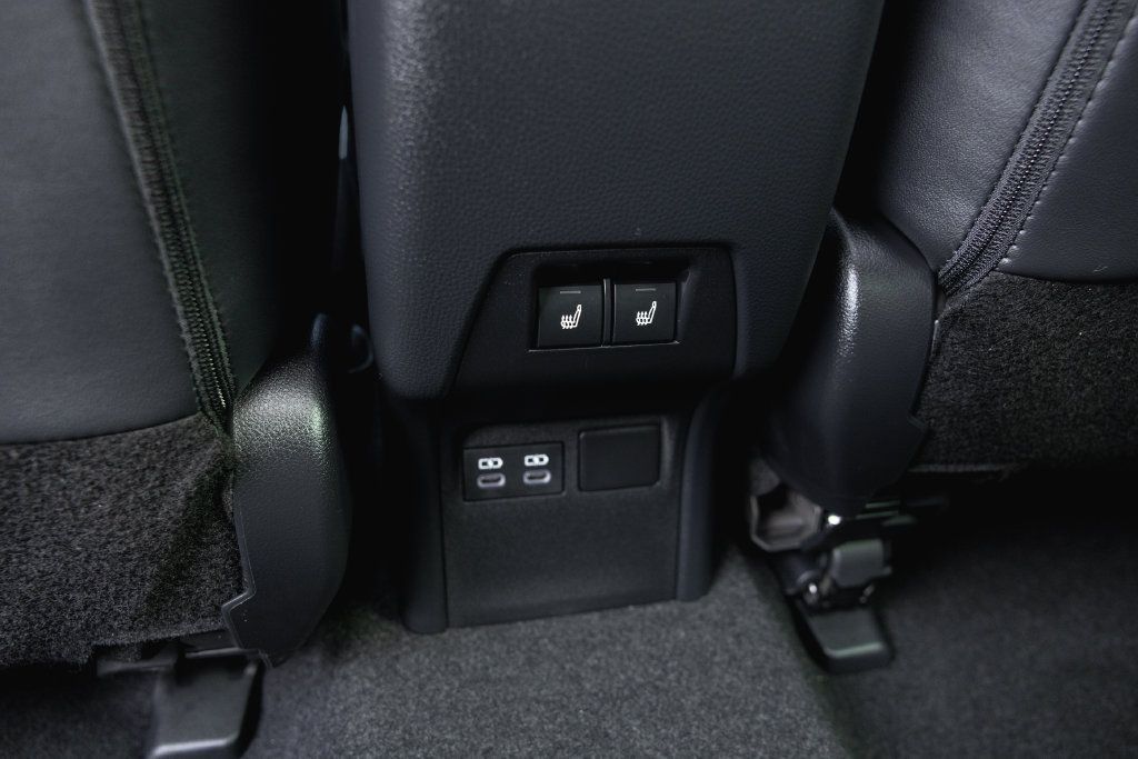 Certified 2025 Toyota Prius Limited FWD image 20