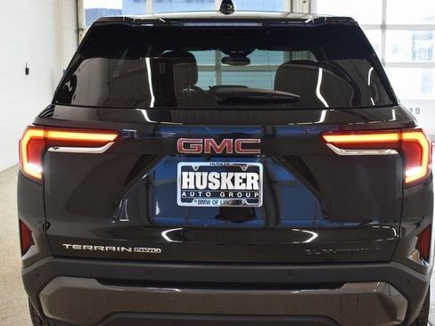 Used 2025 GMC Terrain Elevation image 11