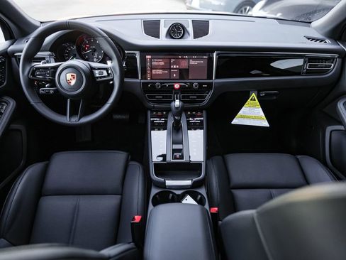 New 2026 Porsche Macan AWD/4WD image 33