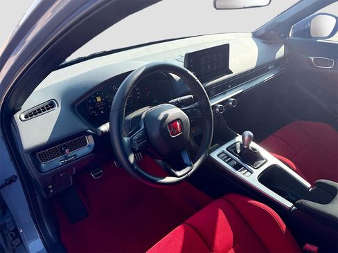 Used 2025 Honda Civic Type R image 9