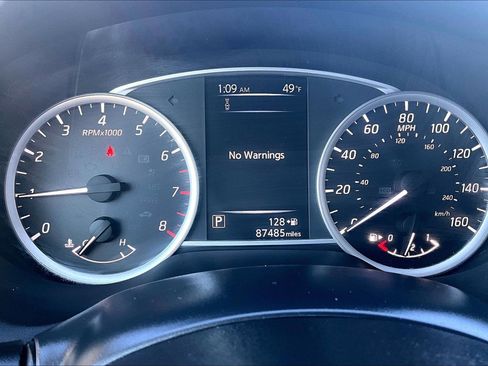 Used 2018 Nissan Sentra S w/ S Midnight Style Package image 18