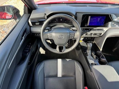 Certified 2025 Toyota Camry SE image 5