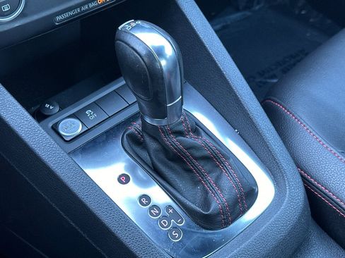 Used 2013 Volkswagen Jetta GLI image 18