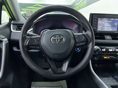 Used 2021 Toyota RAV4 XLE AWD/4WD image 20