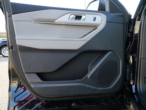 New 2026 Ford Explorer Active w/ Active Comfort Package image 16