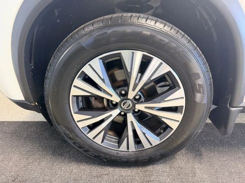 Used 2021 Nissan Rogue SV w/ Premium Package AWD/4WD image 16